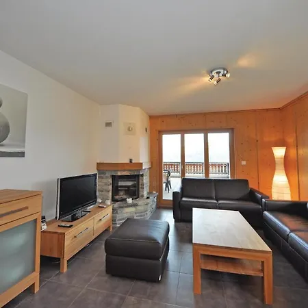 Hauts De R56a-7 Apartment *